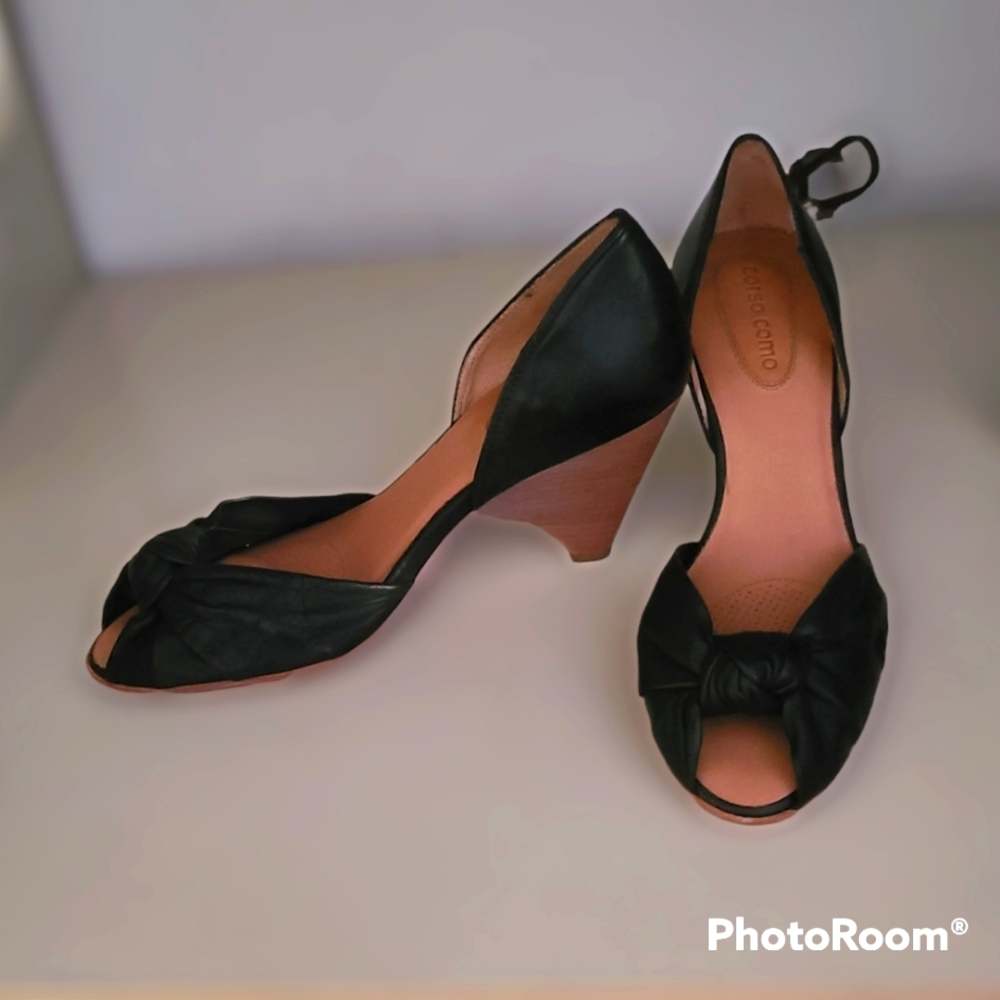 Corso Como Soft Leather Wedge Sz 7 1/2